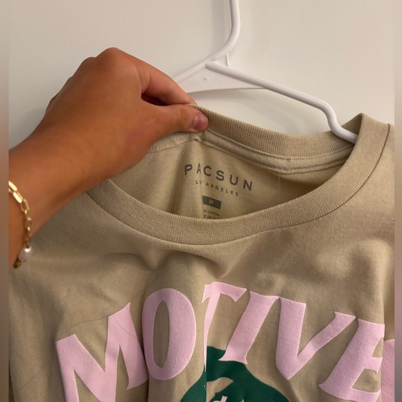 graphic tee - Picture 3 of 4